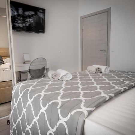 Appartamento Apartman Petra Makarska Esterno foto