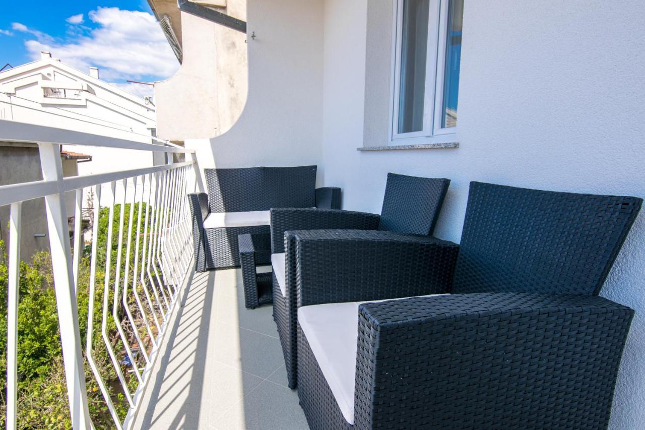 Appartamento Apartman Petra Makarska Esterno foto
