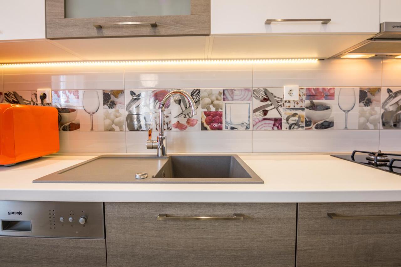Appartamento Apartman Petra Makarska Esterno foto