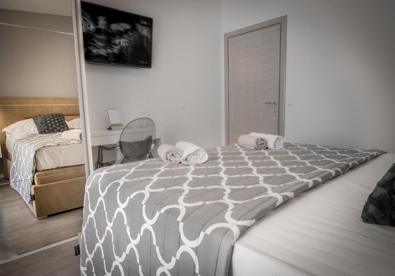 Appartamento Apartman Petra Makarska Esterno foto