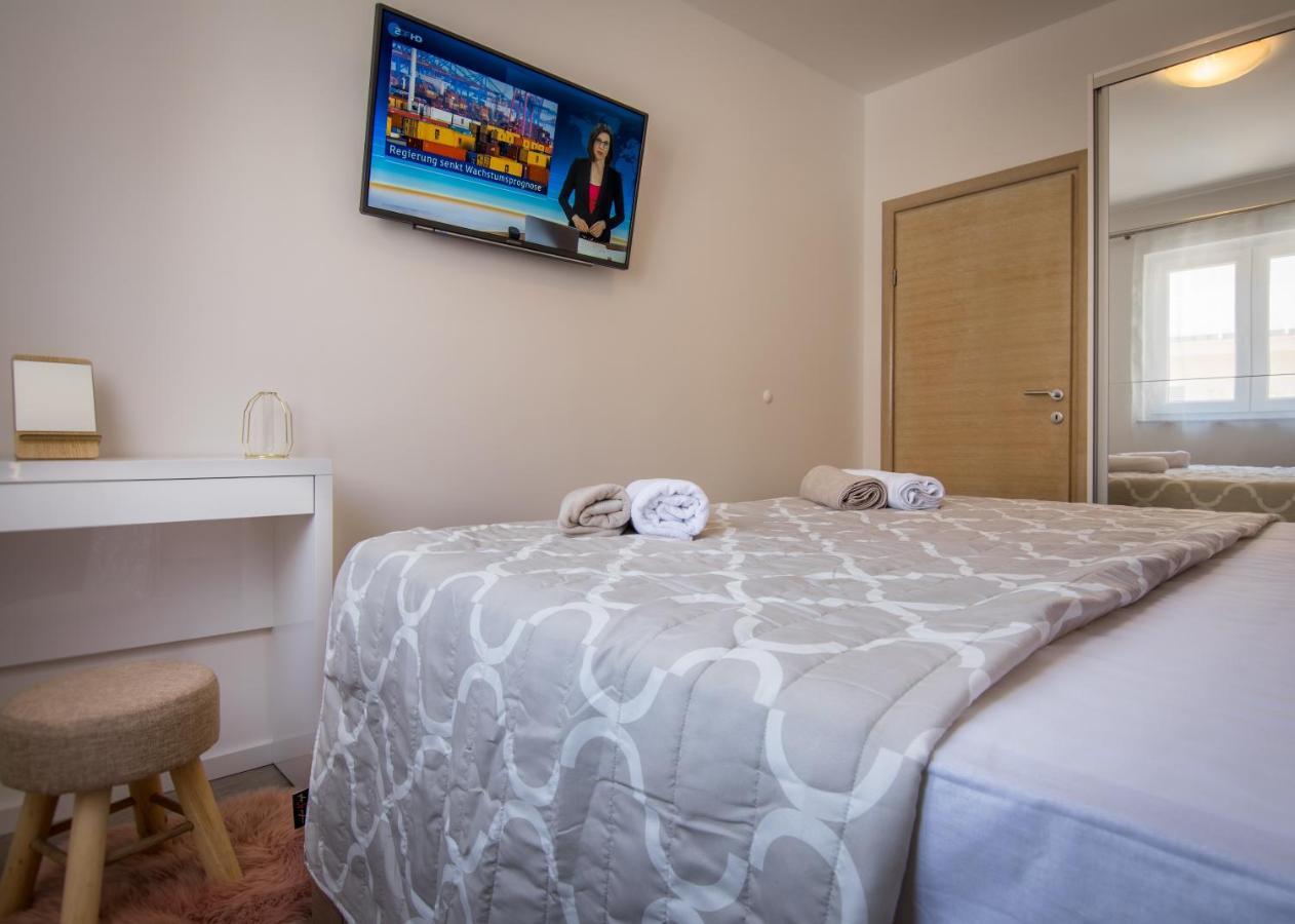 Appartamento Apartman Petra Makarska Esterno foto