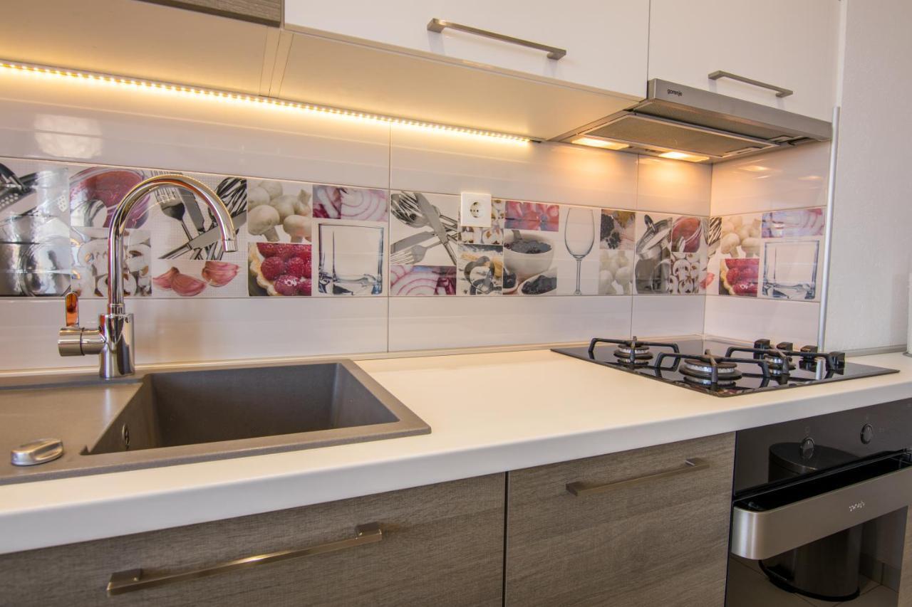 Appartamento Apartman Petra Makarska Esterno foto