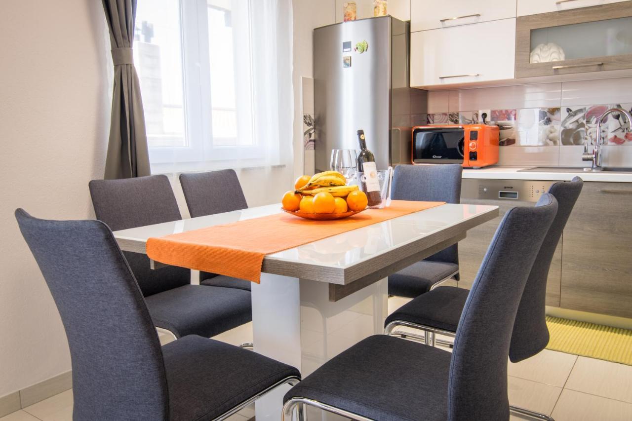 Appartamento Apartman Petra Makarska Esterno foto